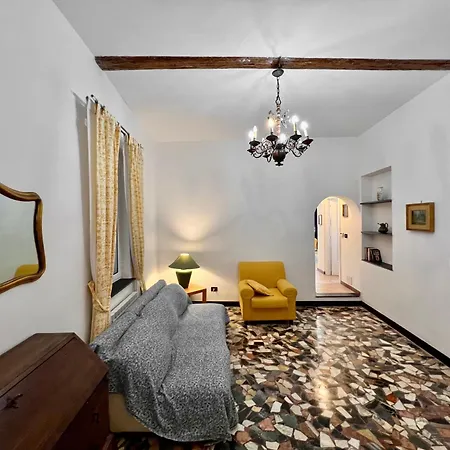 Lovingenoa Prione Appartement *