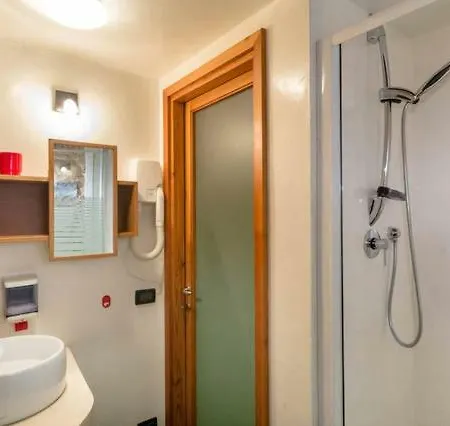 Lovingenoa Prione Appartement *